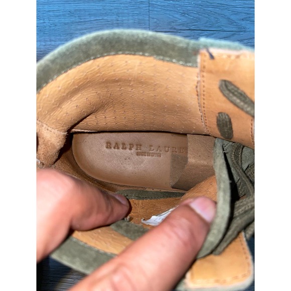 Athletic_Shoes